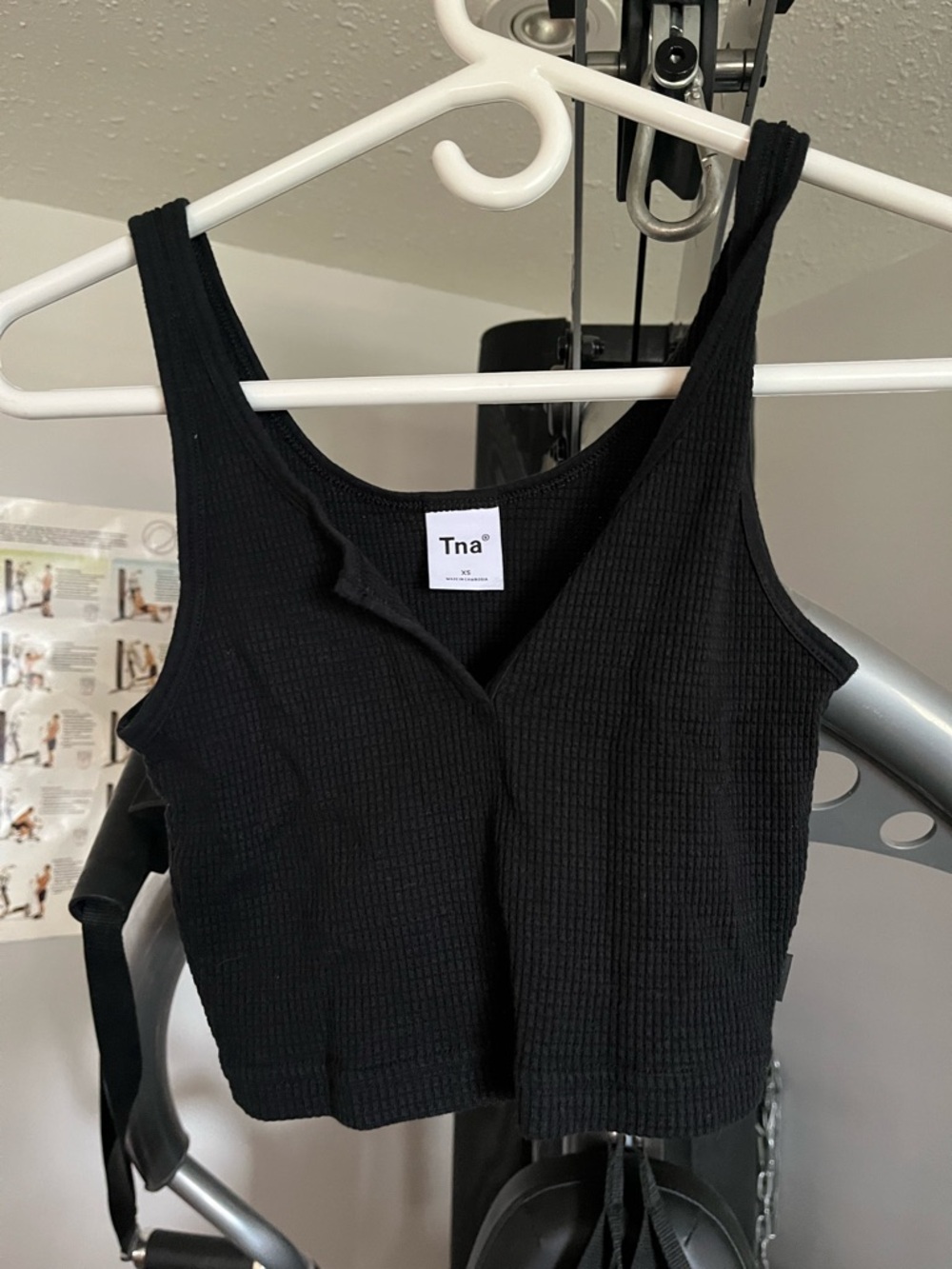 TNA Black Ribbed V-Notch Crop Tank